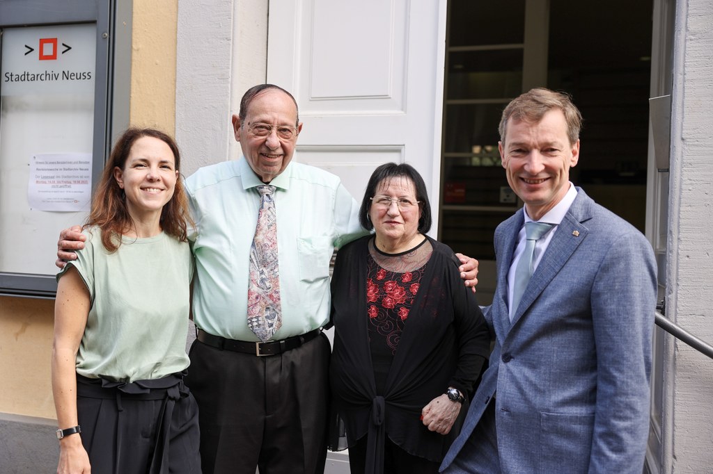 (v.l.n.r.) Dr. Annekatrin Schaller, Arieh Naor, Naomi Naor, Dr. Jens Metzdorf