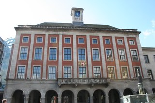 Öffnungszeiten von Rathaus, Stadtbibliothek und Museen